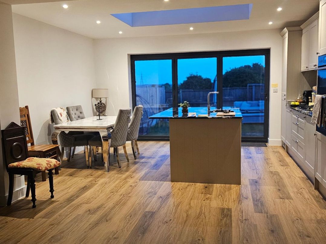 5 Bed Sleeps 7 New Build Detached Property