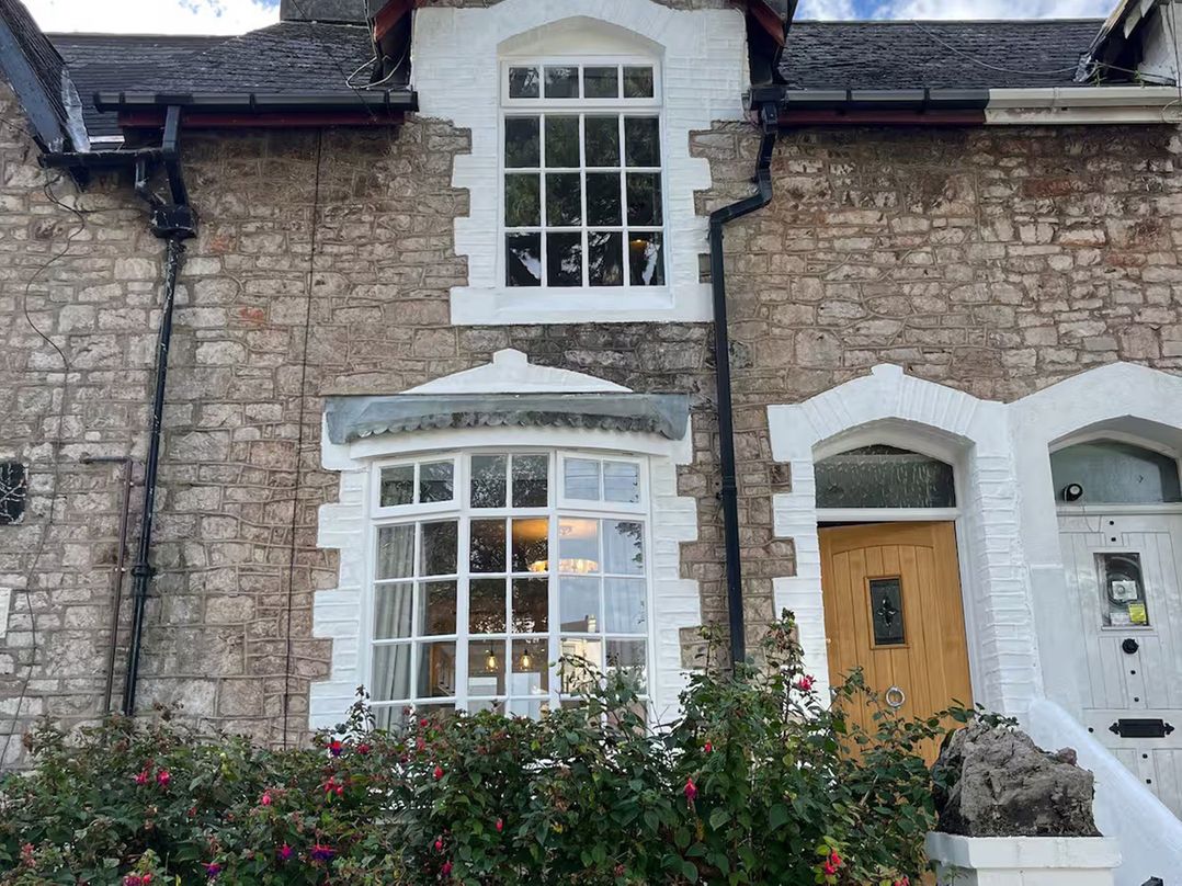 Charming 3Bed Cottage  Private Garden Parking