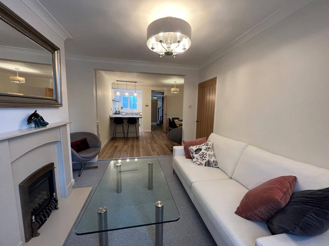 Charming 3Bed Cottage  Private Garden Parking