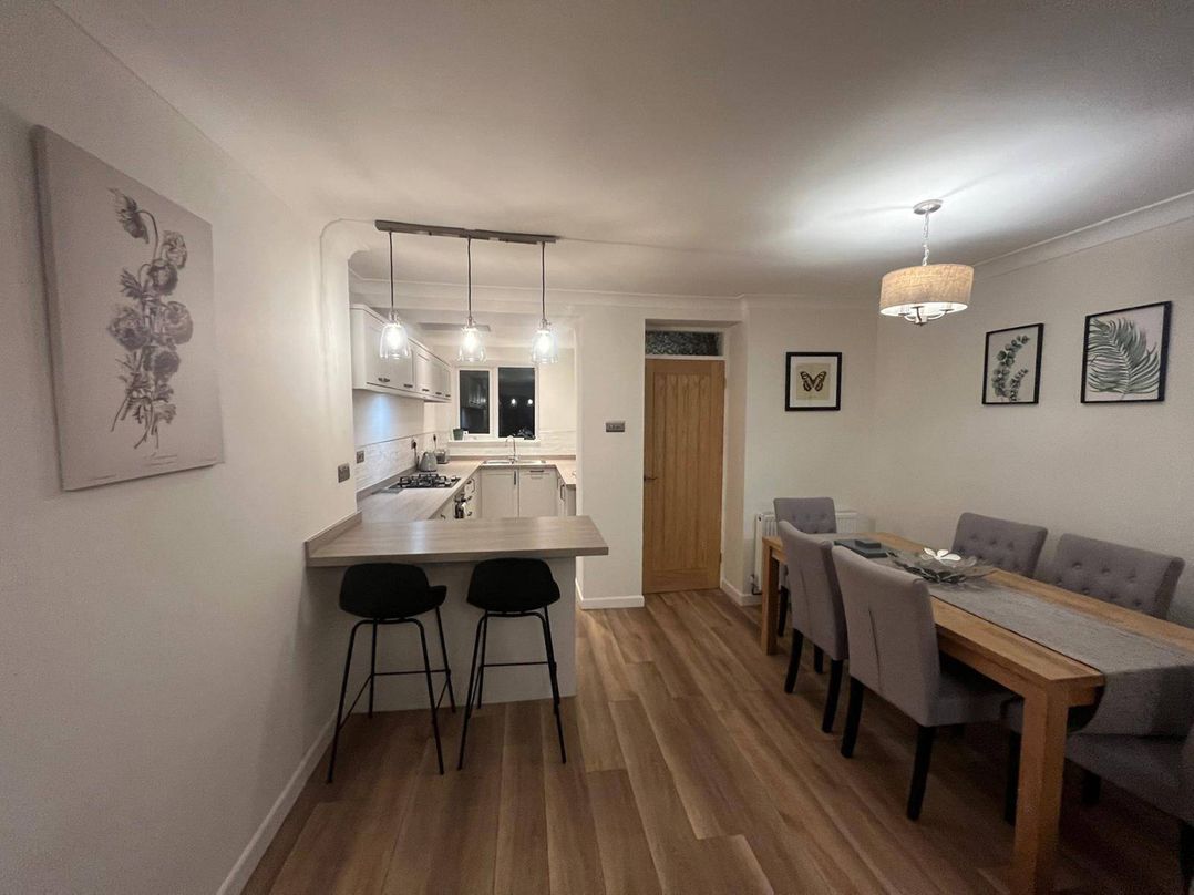 Charming 3Bed Cottage  Private Garden Parking