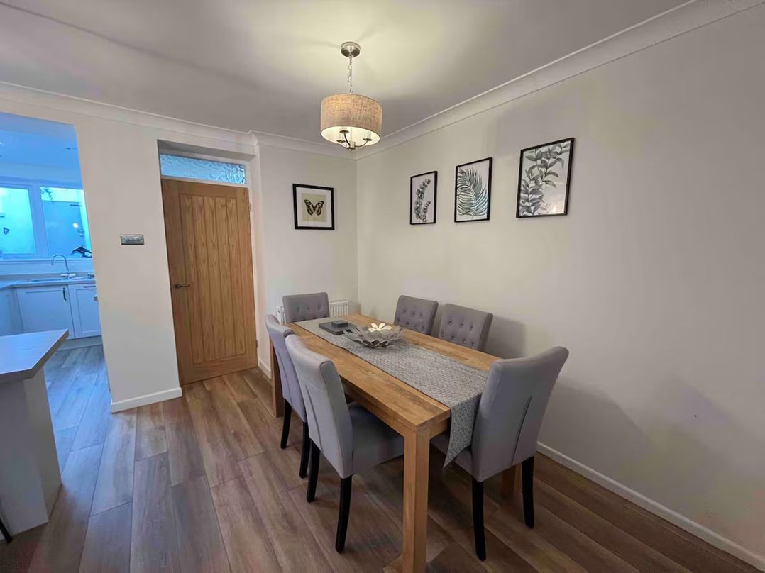Charming 3Bed Cottage  Private Garden Parking