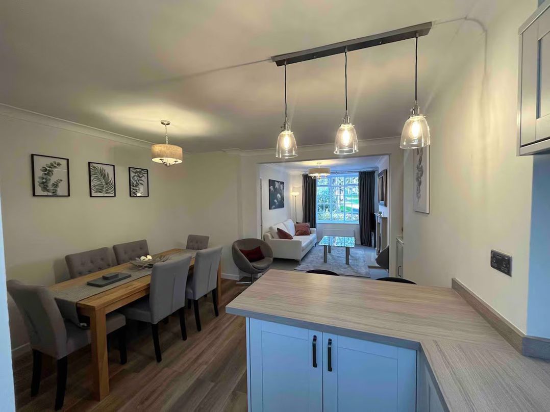 Charming 3Bed Cottage  Private Garden Parking