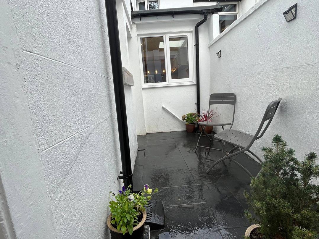 Charming 3Bed Cottage  Private Garden Parking