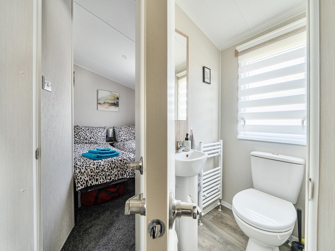 Cayton Bay Holiday Park Kestrel40