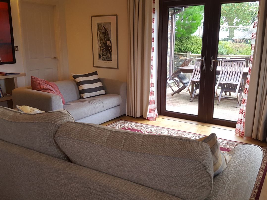 2bed sleeps4 pool freeparking Trenythonestate