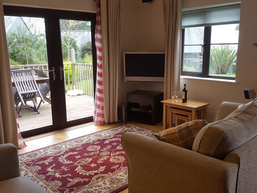 2bed sleeps4 pool freeparking Trenythonestate