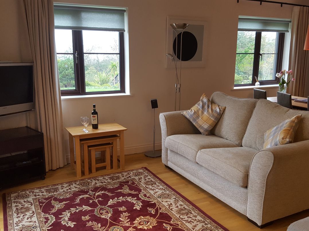 2bed sleeps4 pool freeparking Trenythonestate
