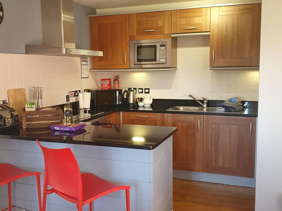 2bed sleeps4 pool freeparking Trenythonestate