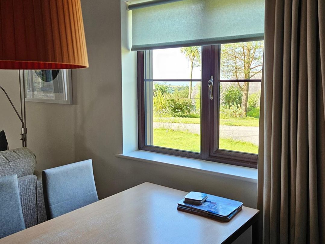 2bed sleeps4 pool freeparking Trenythonestate