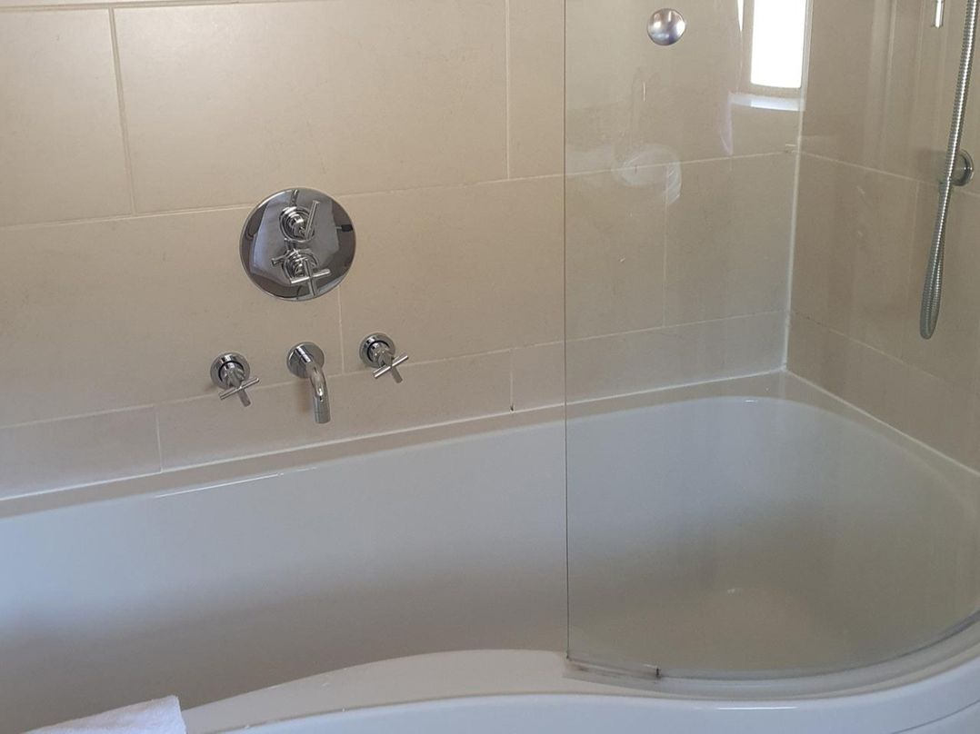 2bed sleeps4 pool freeparking Trenythonestate