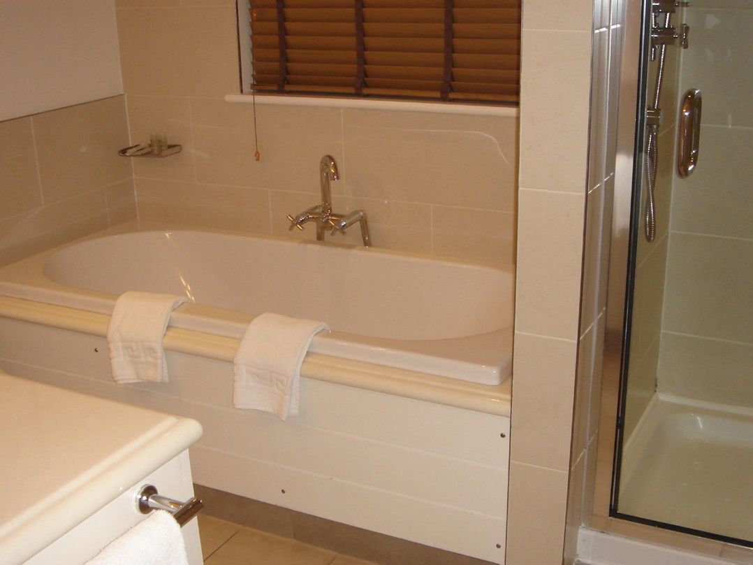 2bed sleeps4 pool freeparking Trenythonestate
