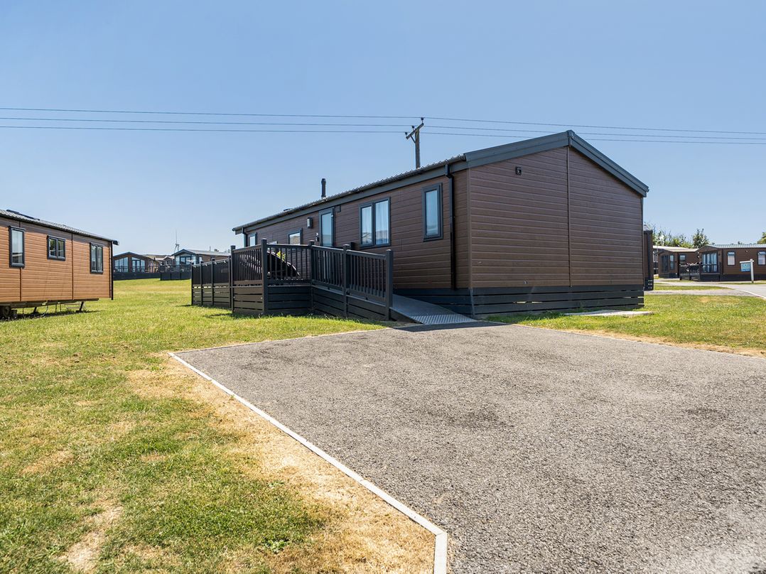 Atlantic Breeze Luxury Lodge sleep 6