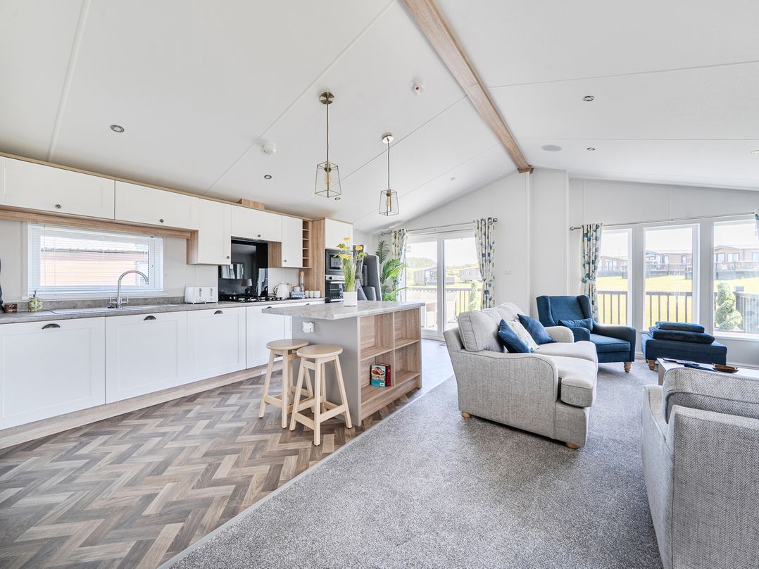 Atlantic Breeze Luxury Lodge sleep 6
