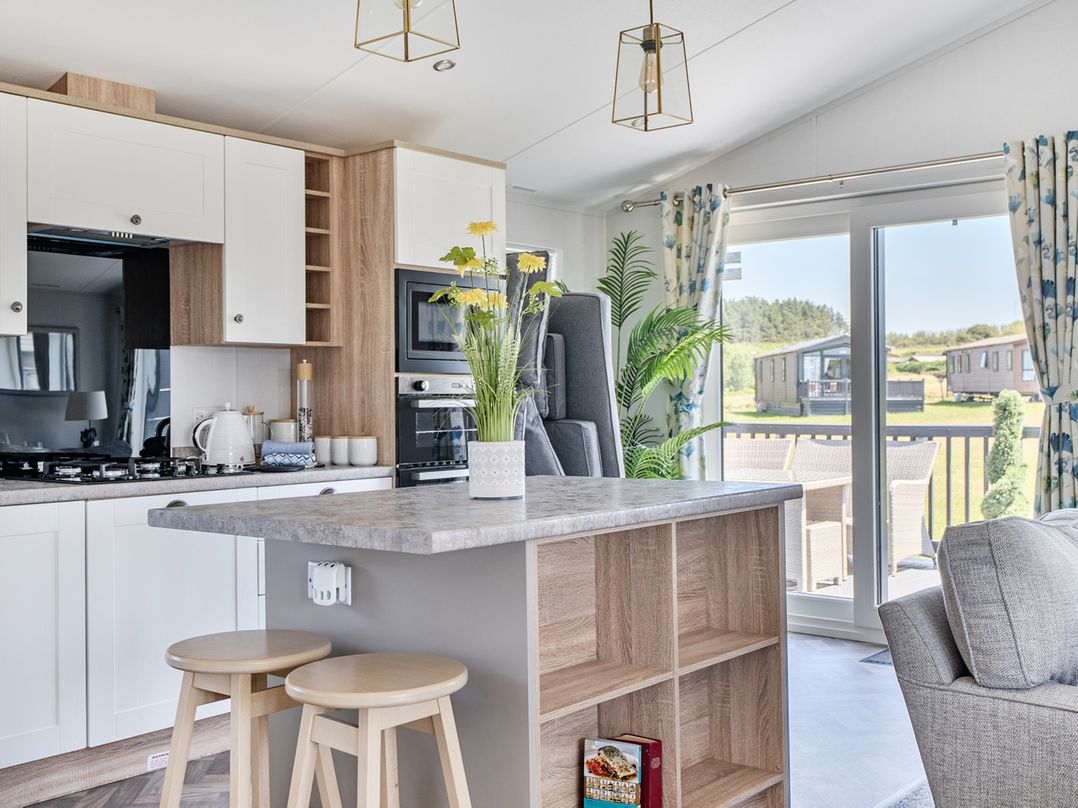 Atlantic Breeze Luxury Lodge sleep 6