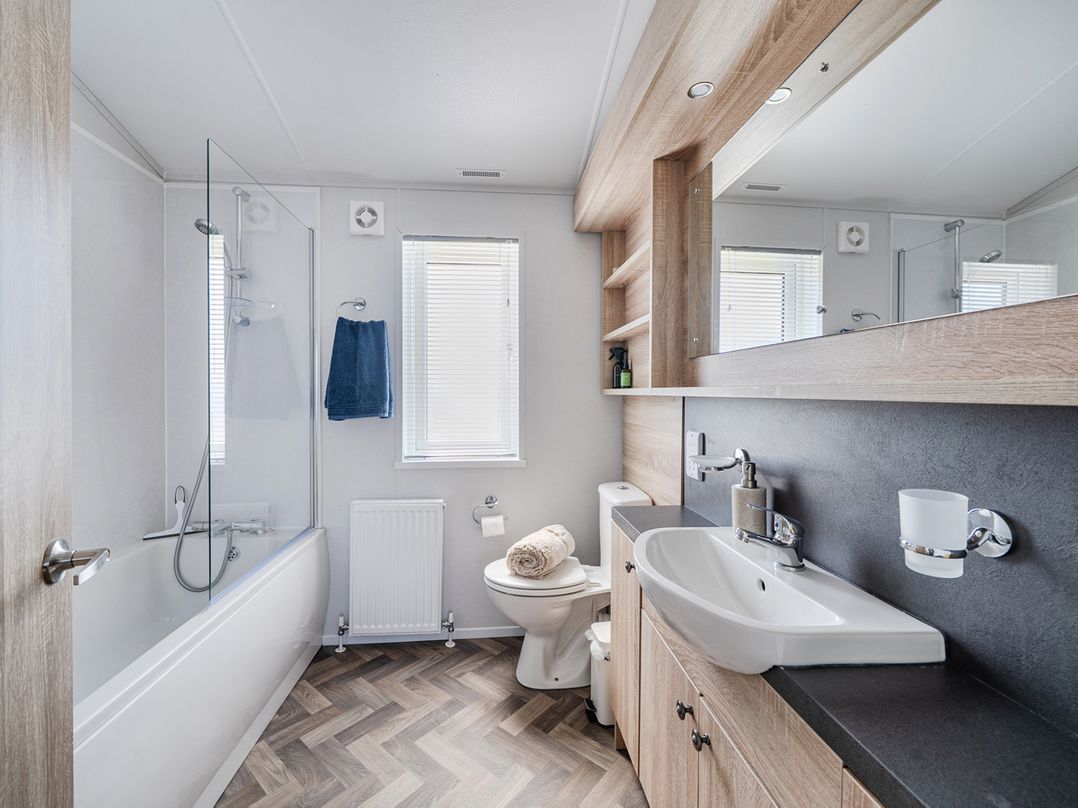 Atlantic Breeze Luxury Lodge sleep 6