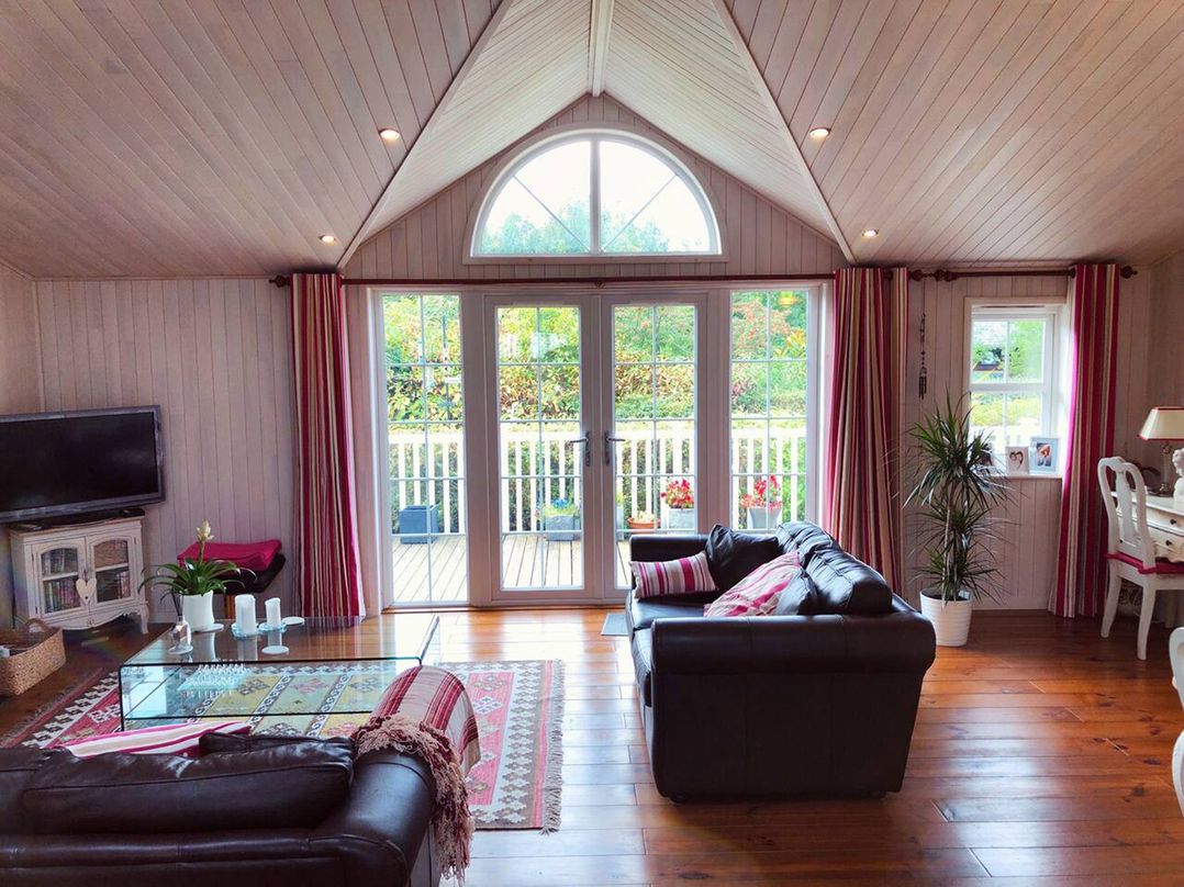 Stunning Sleeps 6 Luxury Lodge Pets Mercia Marina