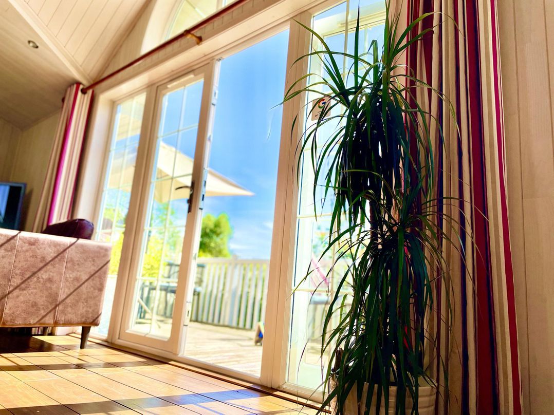 Stunning Sleeps 6 Luxury Lodge Pets Mercia Marina
