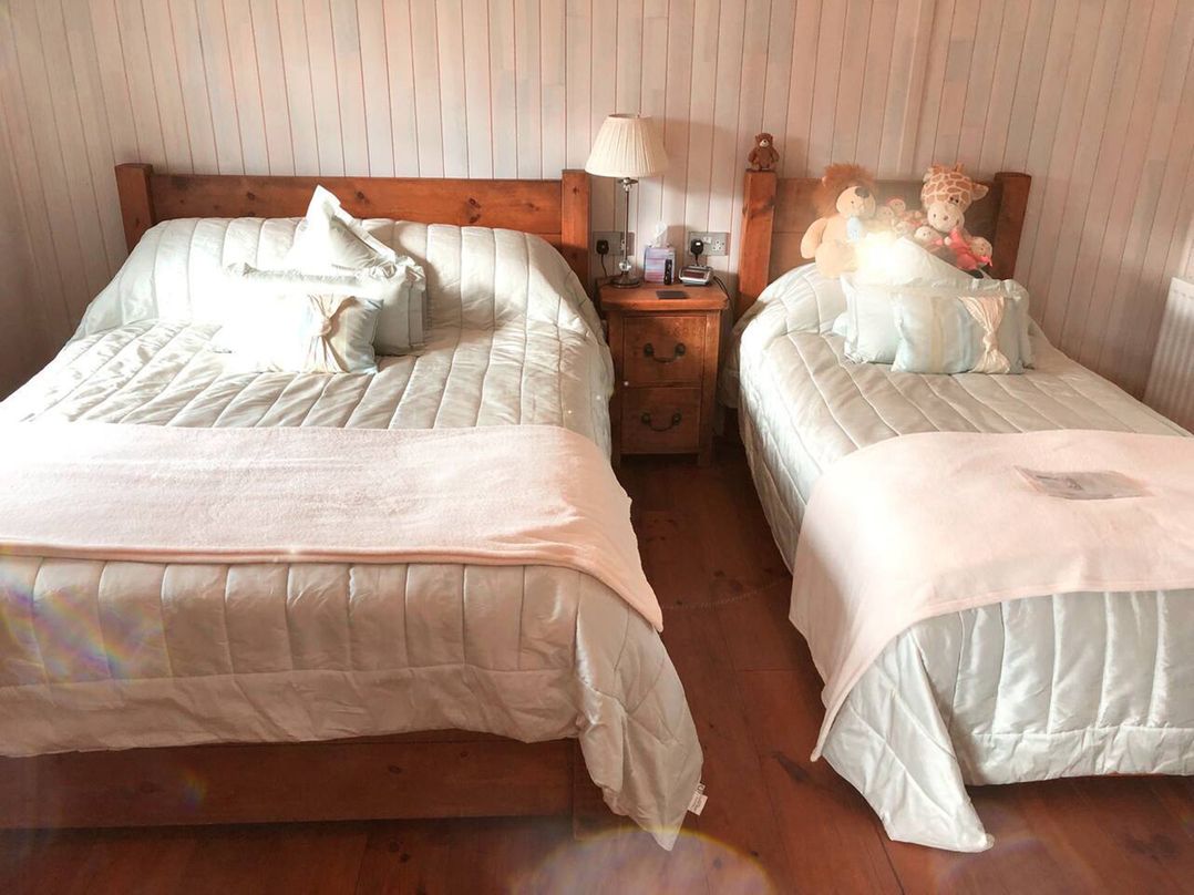 Stunning Sleeps 6 Luxury Lodge Pets Mercia Marina