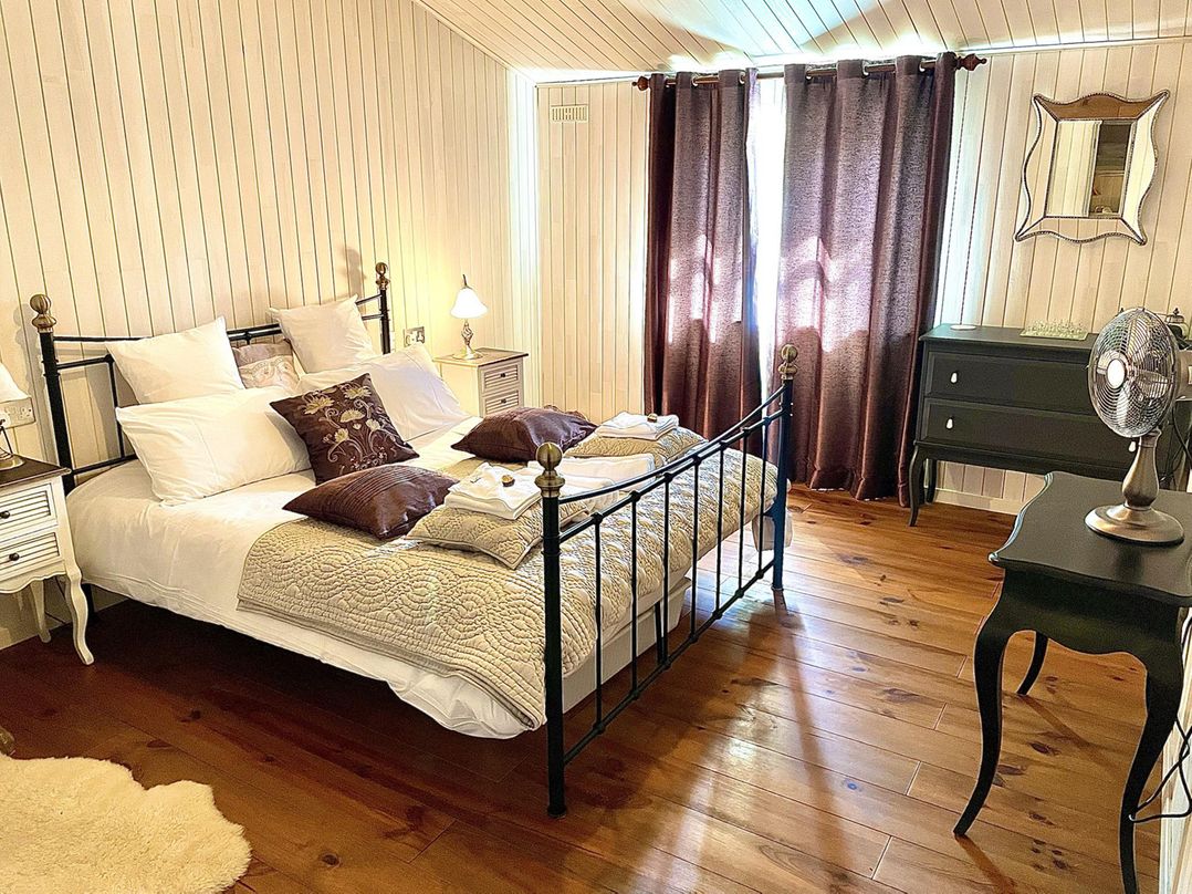 Stunning Sleeps 6 Luxury Lodge Pets Mercia Marina
