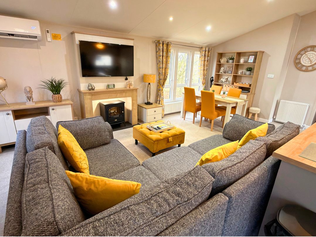 Meadows 33 Hot tub Southview Holiday Park