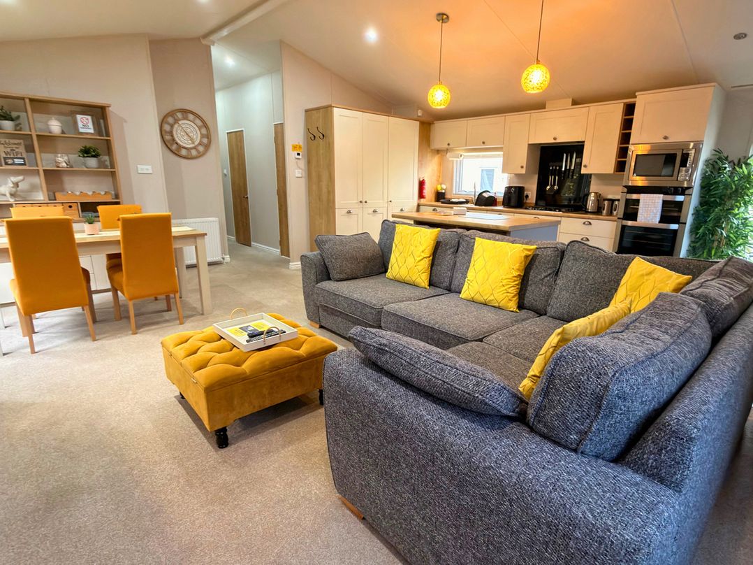 Meadows 33 Hot tub Southview Holiday Park