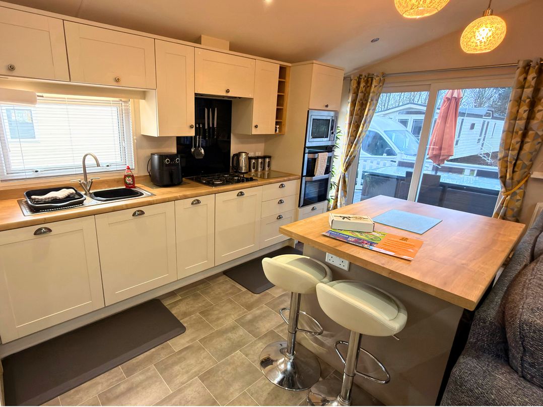 Meadows 33 Hot tub Southview Holiday Park
