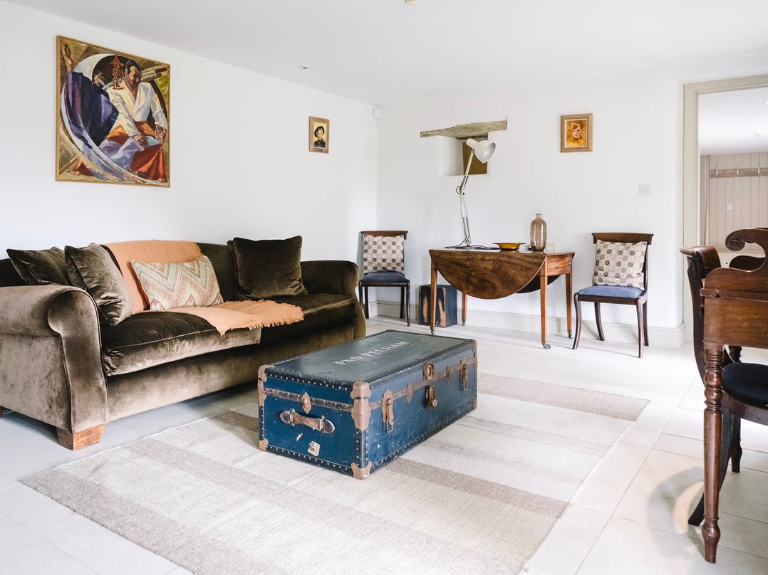 Stunning 6 Bedroom Riverside Barn Cotswold Mill