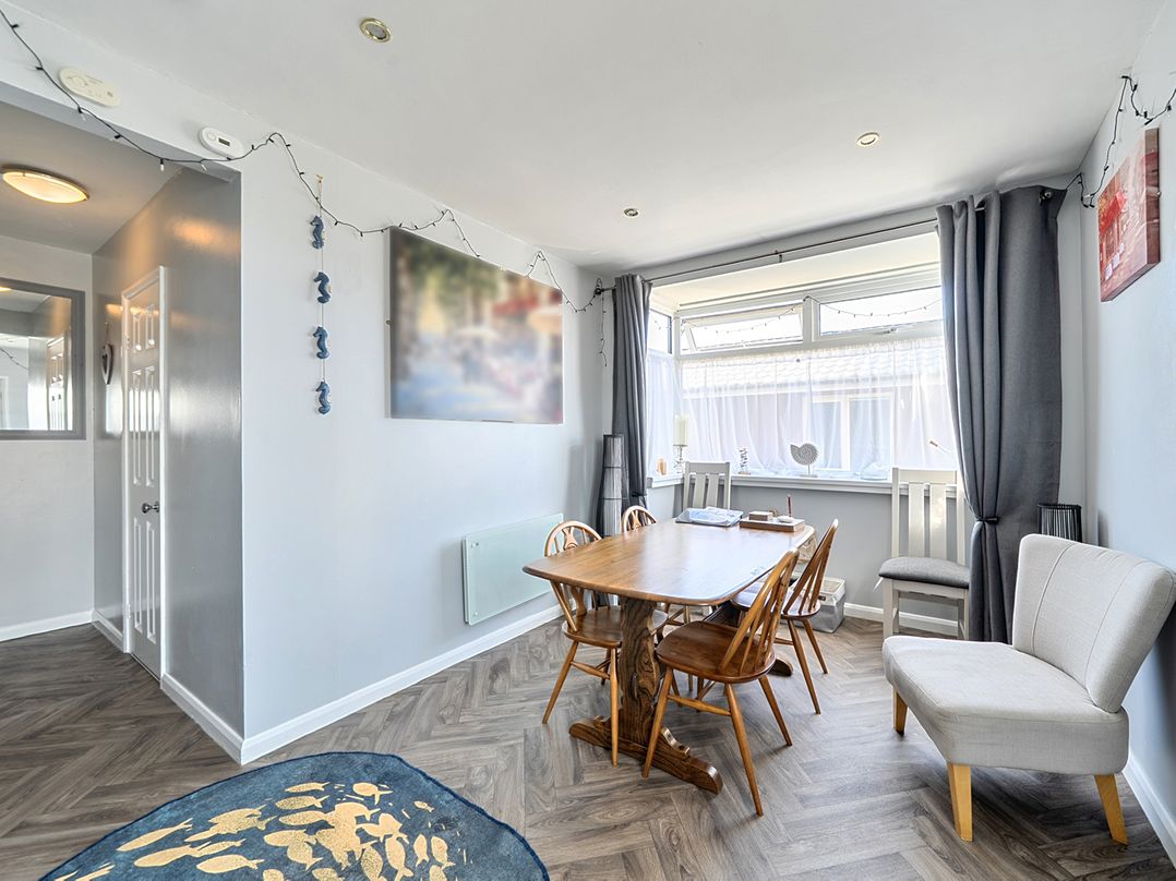 Seahorse Chalet Sleeps 6 Pets Log Burner Beach