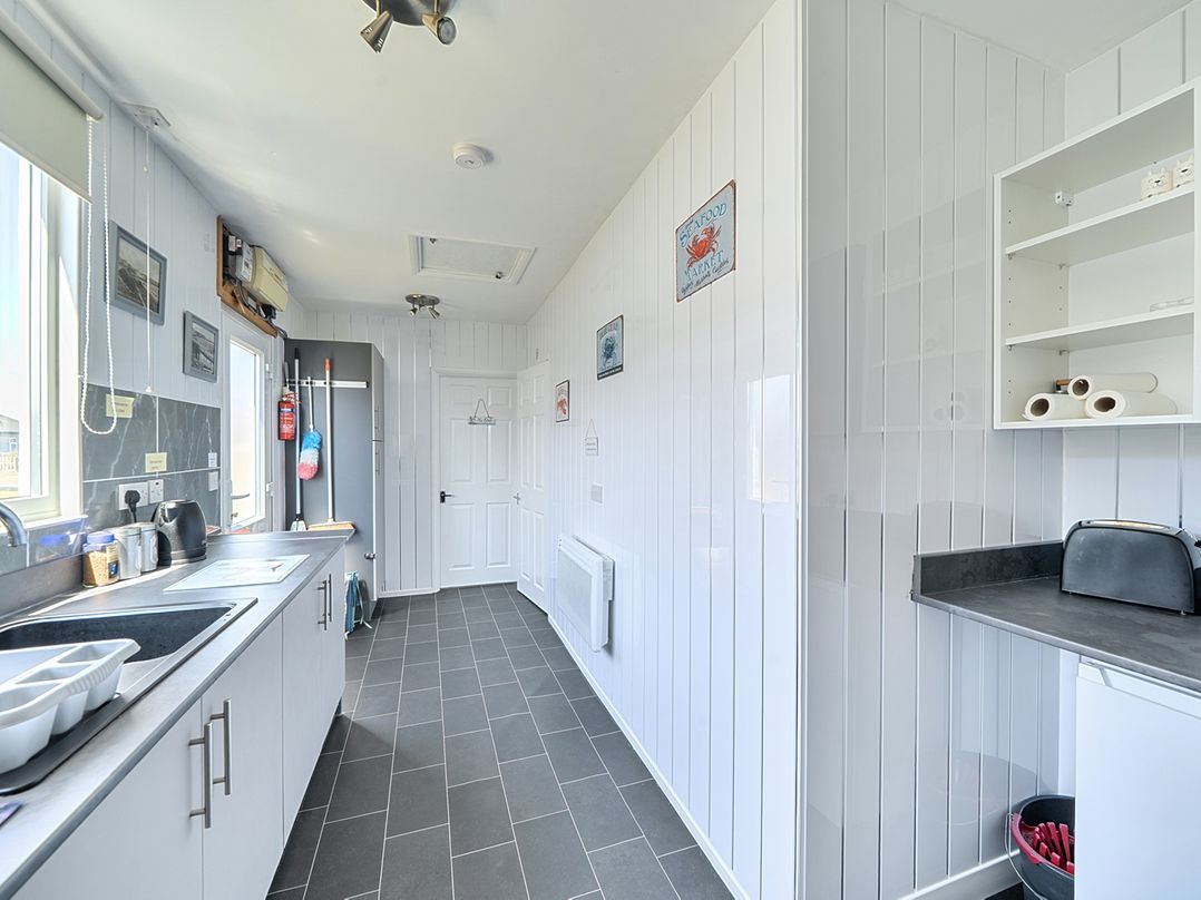 Seahorse Chalet Sleeps 6 Pets Log Burner Beach