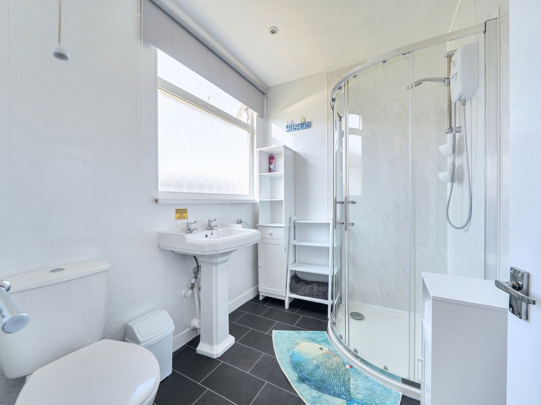Seahorse Chalet Sleeps 6 Pets Log Burner Beach