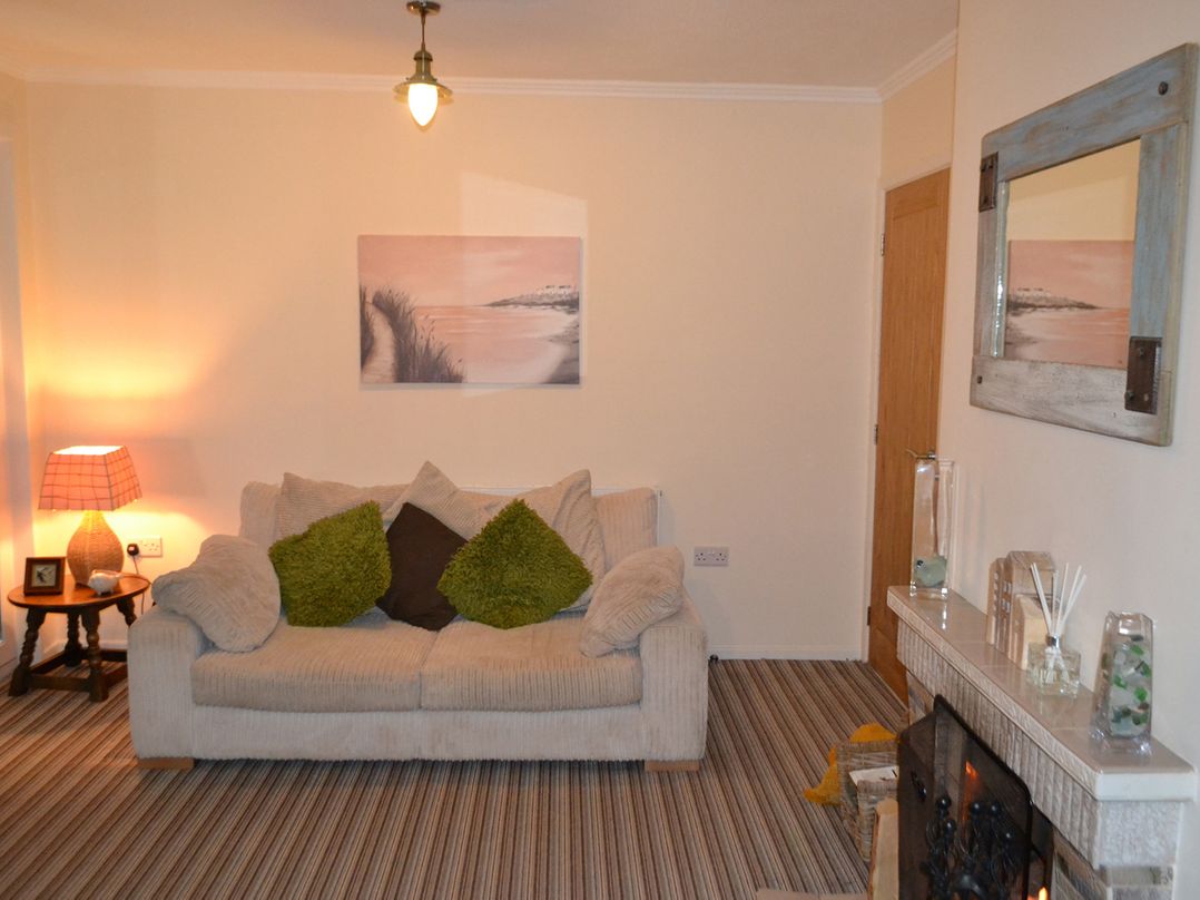 Sea Side Stay 6 Pet Friendly Parking Garden