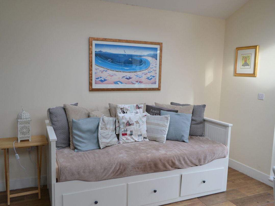 Sea Side Stay 6 Pet Friendly Parking Garden