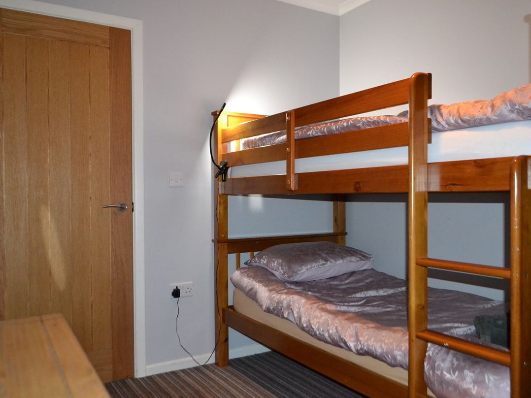 Sea Side Stay 6 Pet Friendly Parking Garden
