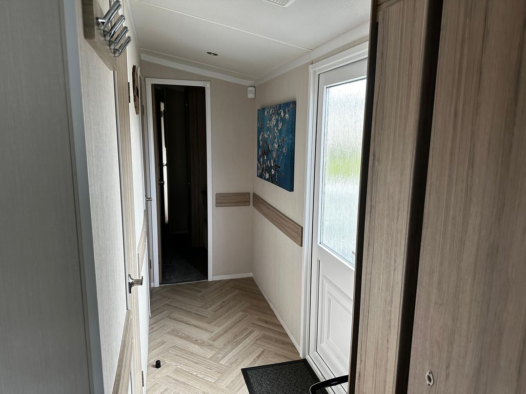 Tranquil Caravan Retreat by the Seaside PortSeton