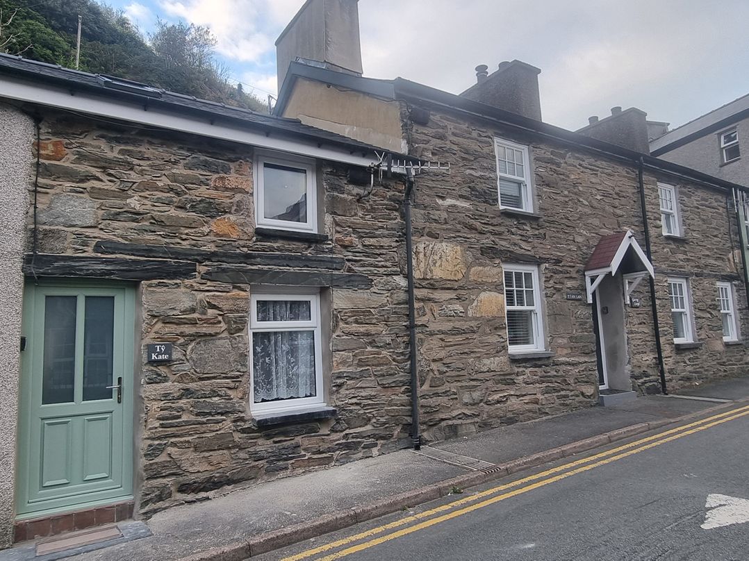 2 Bed House Sleeps 3 Pets Garden Parking