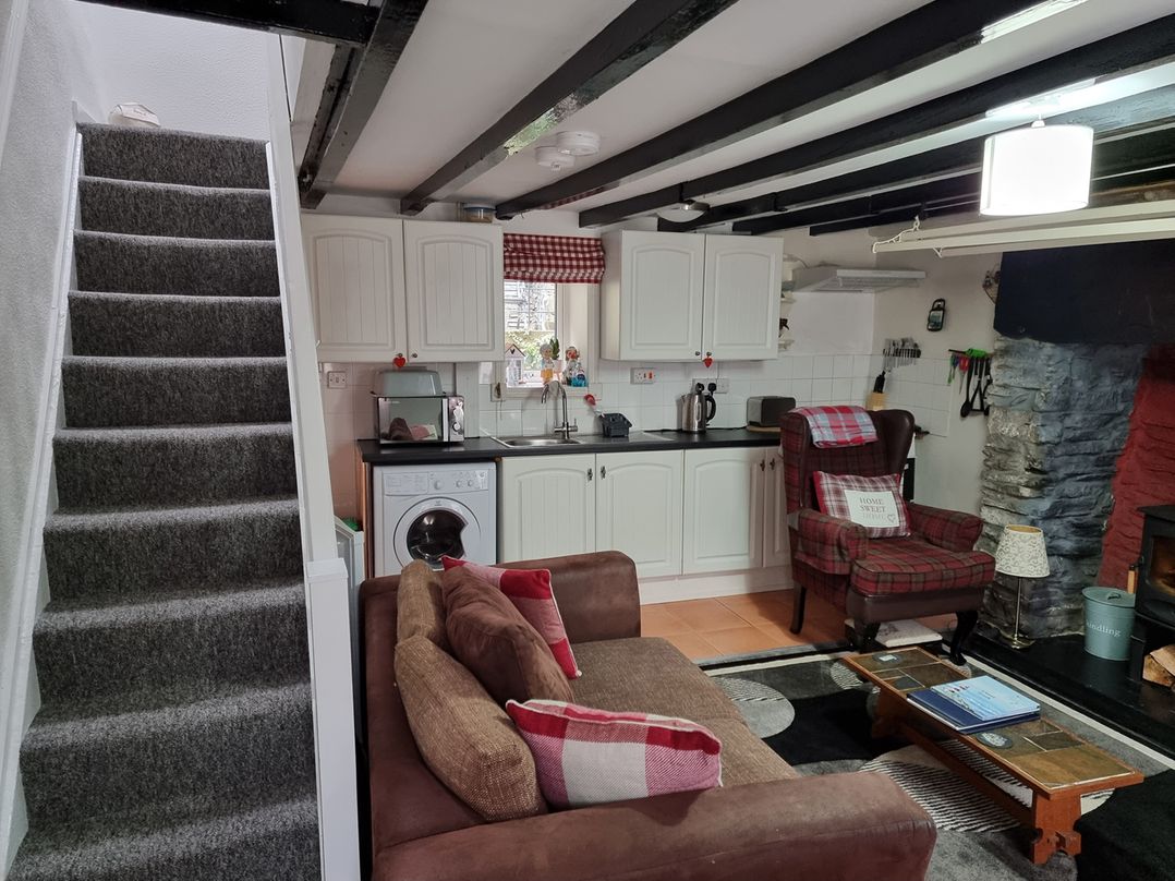 2 Bed House Sleeps 3 Pets Garden Parking