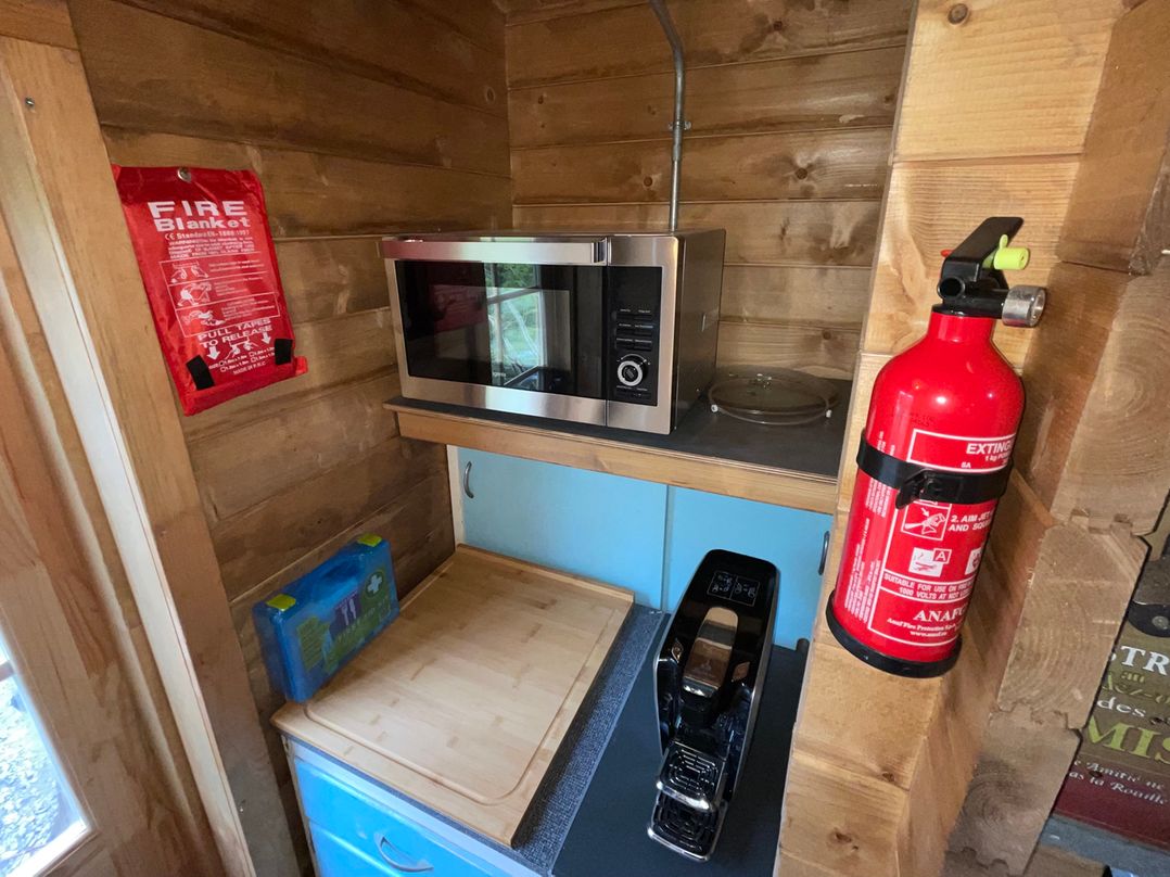 Retro Lodge nr Dartmoor with hot tub  sauna
