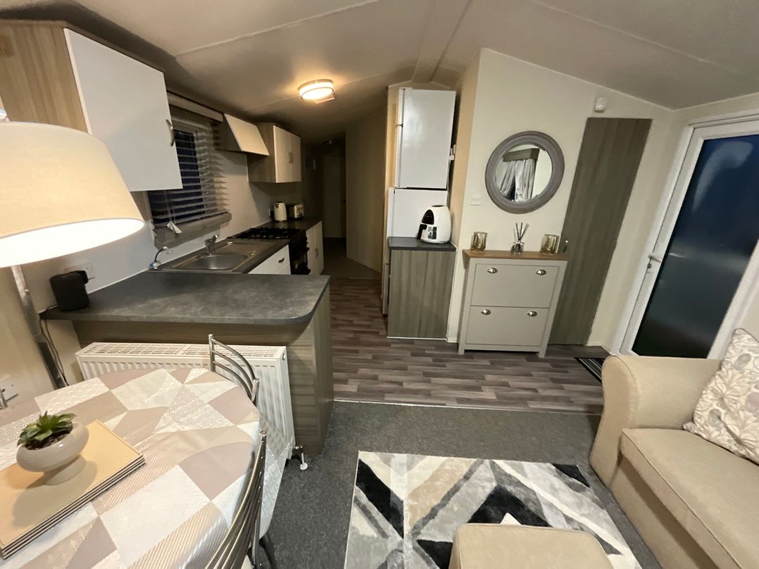 Seaview Caravan 2 Bedroom Sleeps 6  WiFi Smart Tv