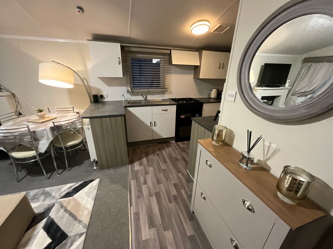 Seaview Caravan 2 Bedroom Sleeps 6  WiFi Smart Tv