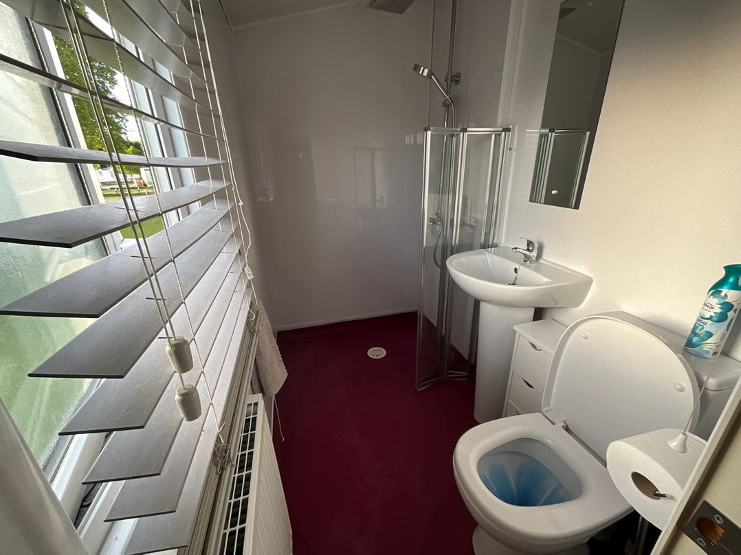 Seaview Caravan 2 Bedroom Sleeps 6  WiFi Smart Tv