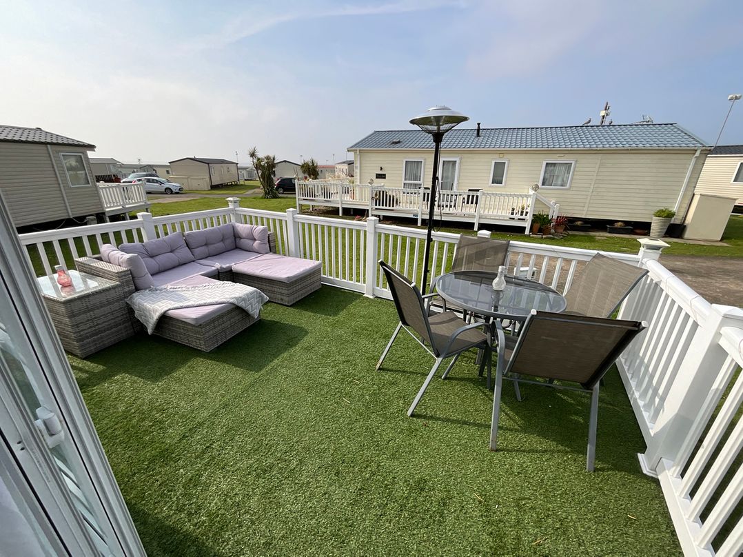 Seaview Caravan 2 Bedroom Sleeps 6  WiFi Smart Tv