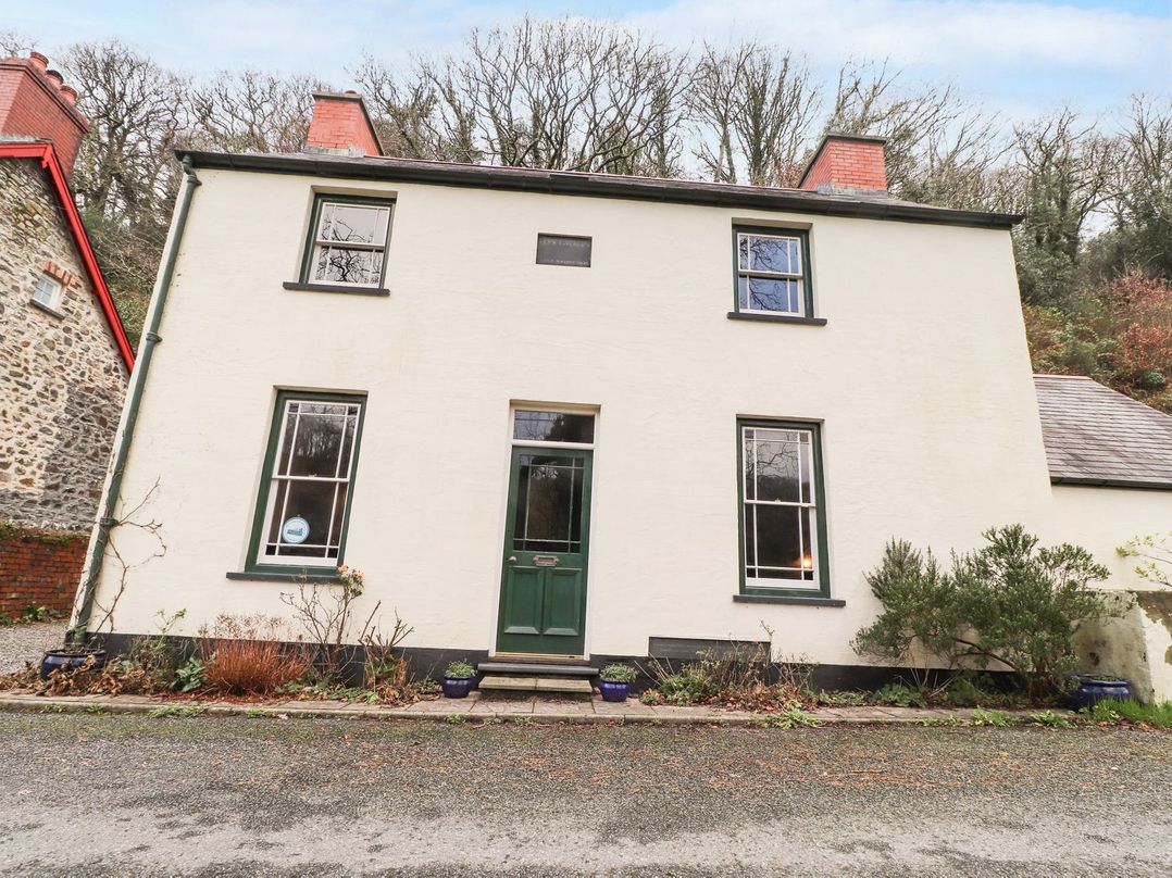 Llys Gwaun