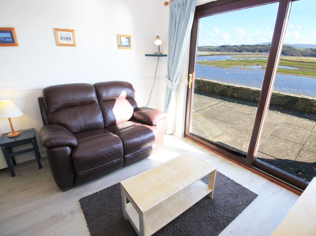 Aldena  12a South Snowdon Wharf