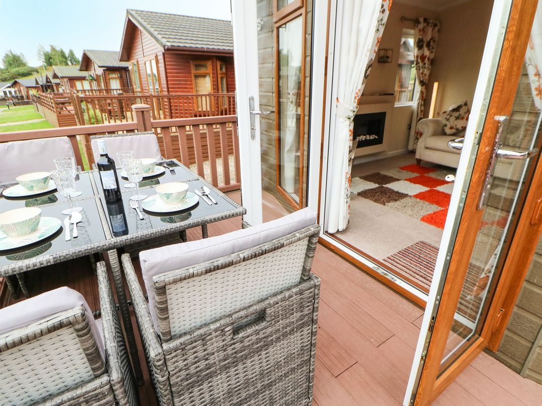 10 Poppy Lodge