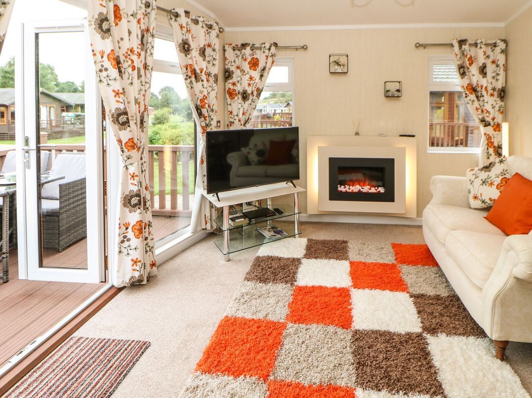 10 Poppy Lodge