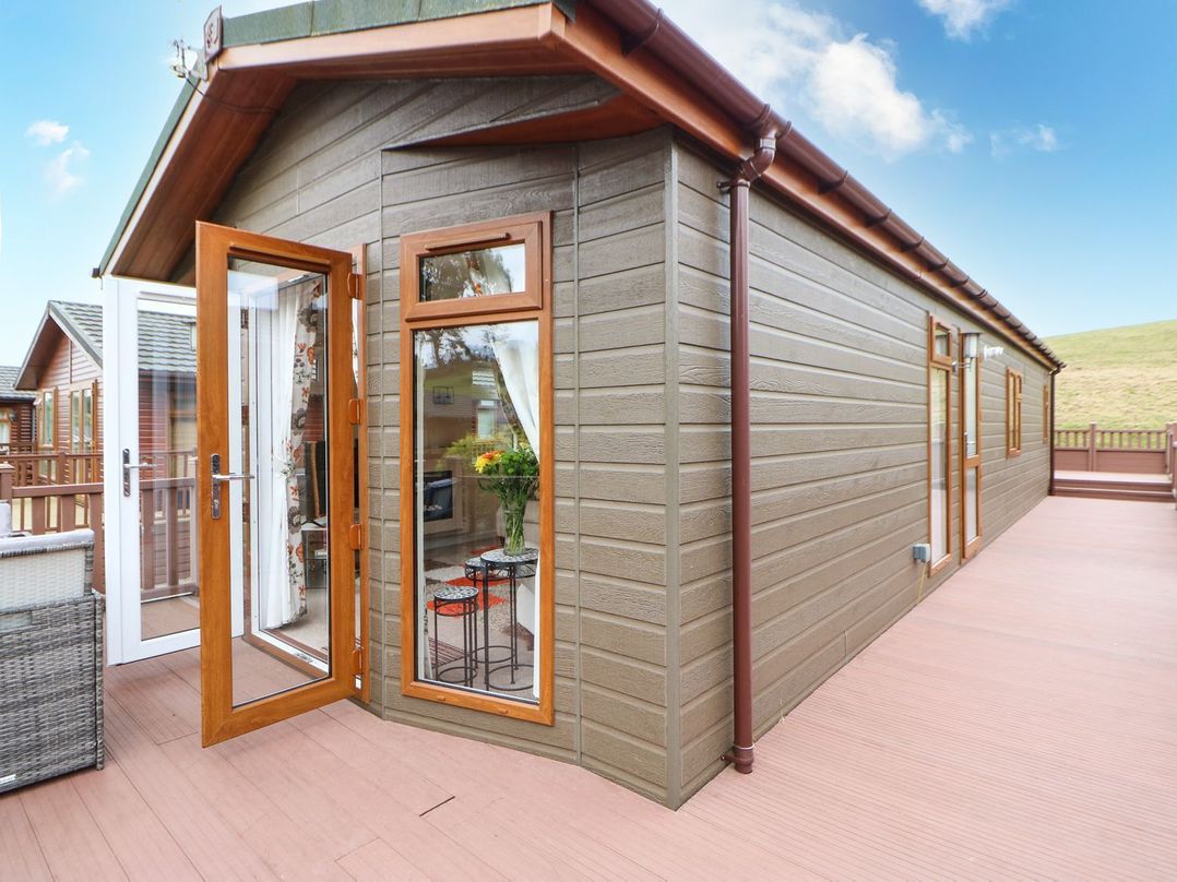 10 Poppy Lodge