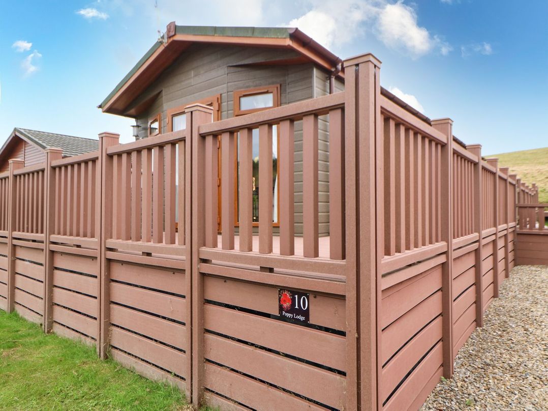 10 Poppy Lodge