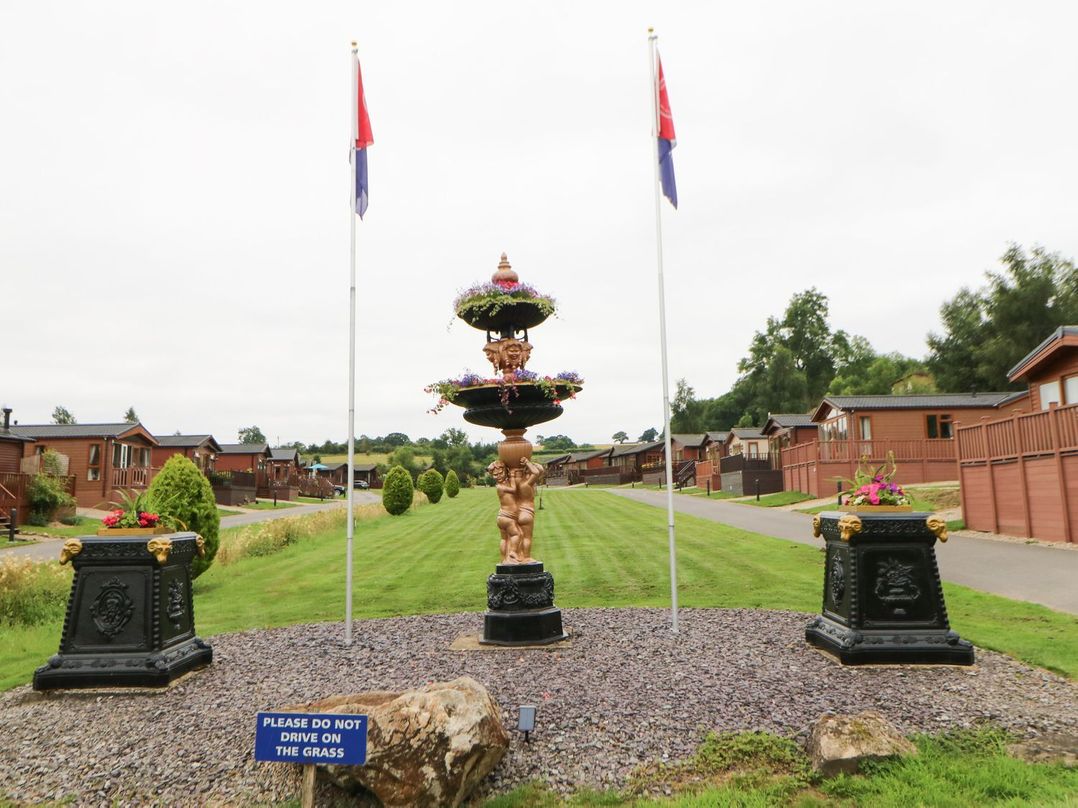 10 Poppy Lodge