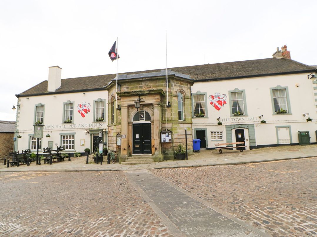 10 Poppy Lodge