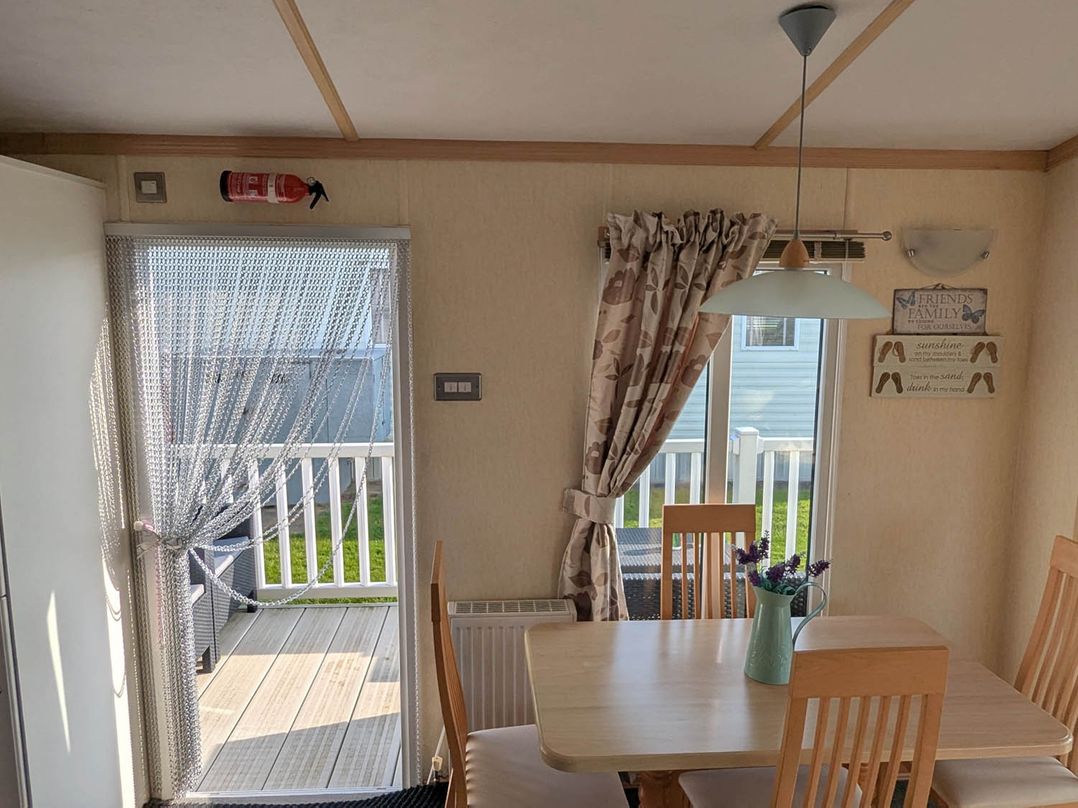 Beachcomber Cabin Dog Friendly Anderby Creek